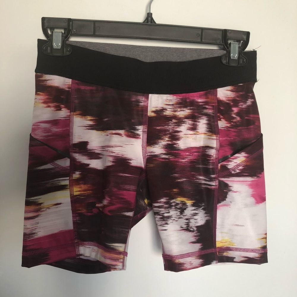 Lululemon Spandex Shorts size 6 like new condition